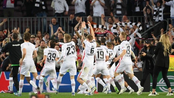 Europa League: impresa Eintracht al Camp Nou, eliminato il Barcellona. Anche West Ham e Rangers in semifinale