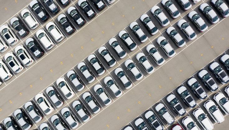 Incentivi auto, torna la rottamazione per benzina e diesel 