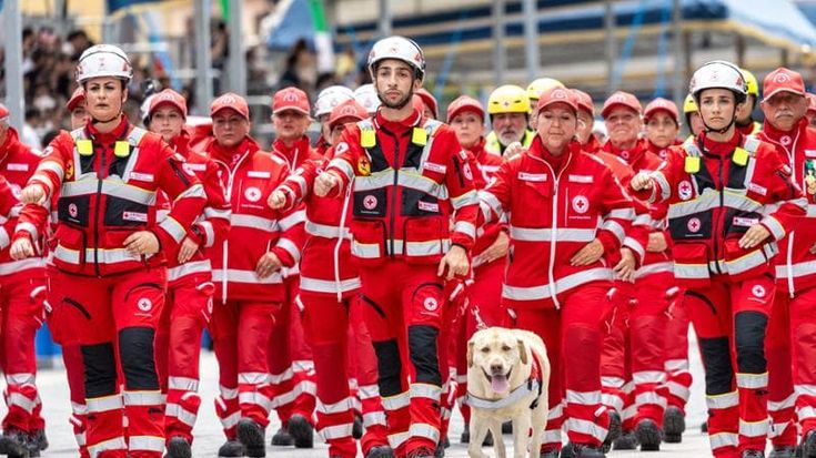 Quell’esercito senza armi per amor di patria e di pace alla parata del 2 giugno