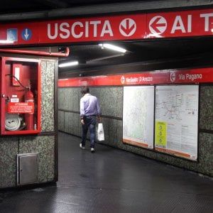 Milano, molestie a una 14enne nel metrò: arrestato 52enne per violenza sessuale