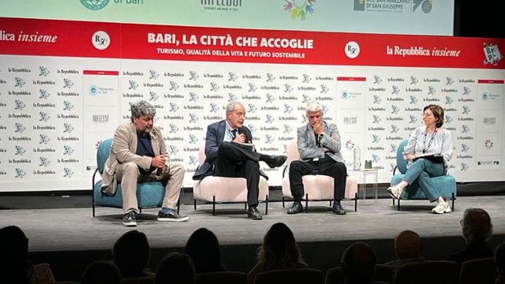 Repubblica Insieme, l’allarme dei sindaci pugliesi sull’overtourism. Decaro: “Qui mare democratico”