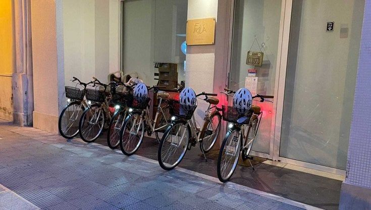 Bari, biciclette a noleggio a Palese: il servizio per i turisti che piace anche ai residenti. "Su due ruote in spiaggia o al ristorante"