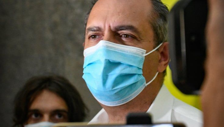 Napoli, de Magistris: "De Luca si deve dimettere"