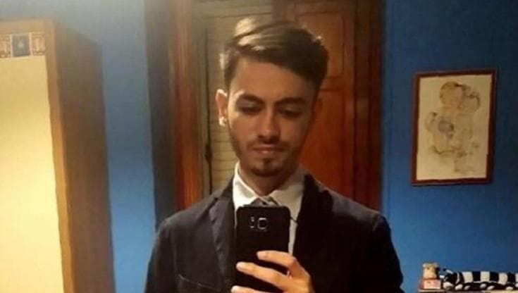 Stefano Argentino, la procura sequestra la salma e ordina l’autopsia. Il legale: “Presto un esposto”