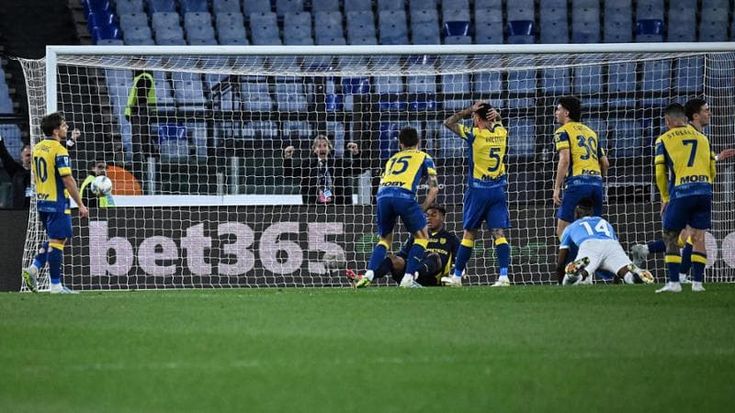 Nel deserto dell’Olimpico tra Lazio e Parma è 1-1