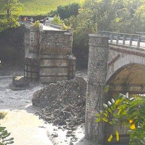 Viabilità, crolla ponte Lenzino nel piacentino