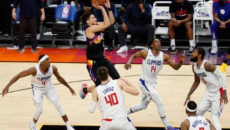 Basket Nba: Utah travolgente a Sacramento, Philadelphia e Phoenix ai playoff