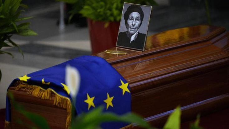 Emma Bonino, aperta la camera ardente: sul feretro la bandiera Ue