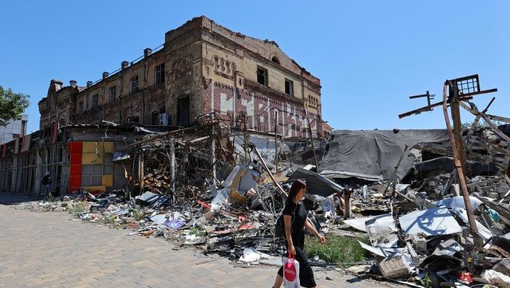 Da Bucha a Irpin, in Ucraina c'è chi punta sul turismo di guerra