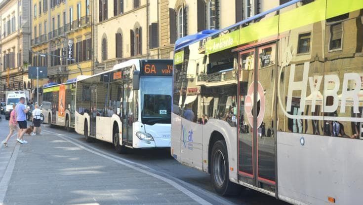 Bus, biglietti più cari, bufera in Regione. Giani incontra i sindaci