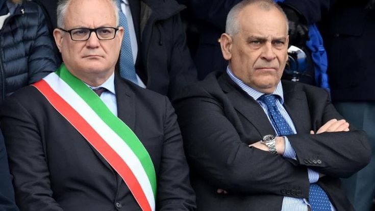 Prof ferita, vertice in prefettura. Presidi divisi sui metal detector
