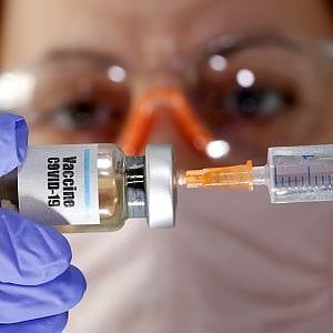 I big della logistica scrivono al governo per evitare un flop: "Un tavolo per la distribuzione del vaccino"