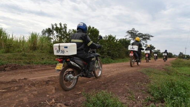 Kenya, una squadra di motociclisti per frenare la diffusione dell'Hiv 