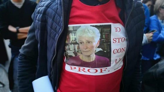 Scuola, i sindacati a Benevento a sostegno della prof: "La libertà di insegnamento non si tocca"