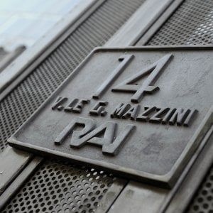 Il governo scrive alla Rai: "Niente tetto agli stipendi degli artisti a 240mila euro"