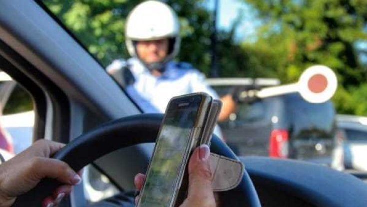 Spagna, con il nuovo codice della strada è guerra agli automobilisti distratti