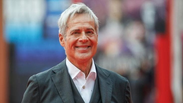 Claudio Baglioni rinvia il tour: ha la polmonite interstiziale. “Decisione dolorosa”
