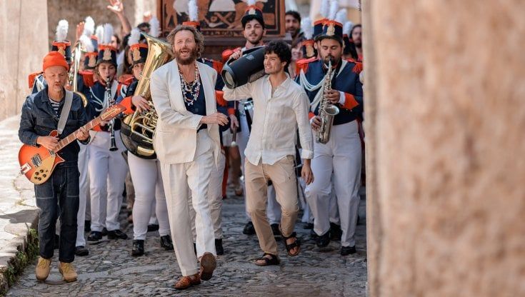 Jovanotti: guarda  come mi diverto ancora