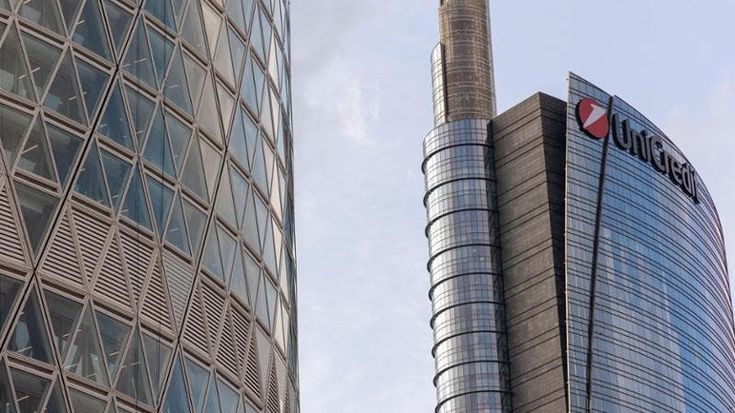 Unicredit grande mattatrice al bazar bancario nel 2025