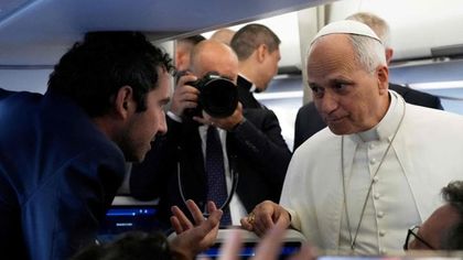 Papa Leone ai giornalisti dopo il blocco di Trump alla Casa Bianca: “Qui siete tutti benvenuti”
