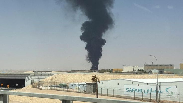 Attacco Houthi su Riad, poi avvertono Roma: “Non in guerra con voi, ma con i jet sostenete i sauditi”