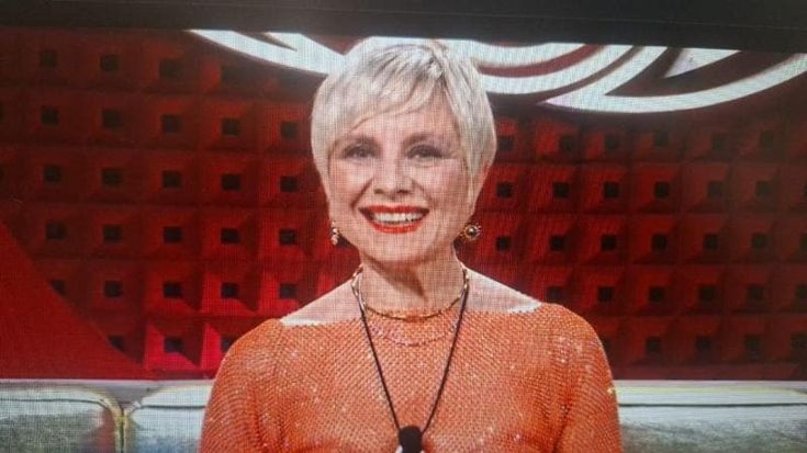 Grande Fratello Vip, Antonella Elia colpisce Paola Caruso con un cocco. E poi volano gli insulti