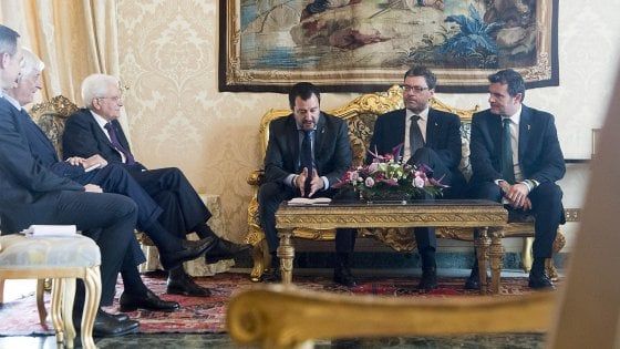 Mattarella concede altro tempo a Lega e 5Stelle. Di Maio fa il nome di Conte come premier 