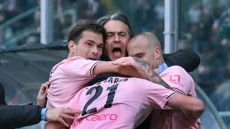 In una fotografia tutta la stagione del Palermo