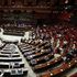 Ucraina, quelli che si sfilano: chi sono i parlamentari contrari all'invio delle armi a Kiev