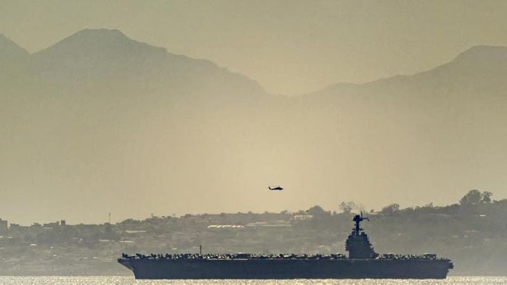 Crisi iraniana, il sottomarino russo in agguato nel Mediterraneo per spiare la super portaerei Ford