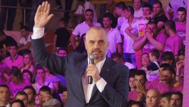 Albania, il Grande fratello dei narcotrafficanti: smontate centinaia di telecamere con cui i boss controllavano anche la polizia