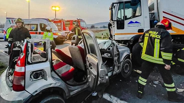 Scontro con mezzo spazzastrade a Villar Dora: morto automobilista di 55 anni