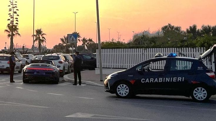 Furti sulle auto in sosta a Parco Leonardo, tre arresti