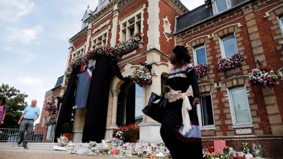 Belgio, fermati due fratelli: uno è accusato di terrorismo. Per i tedeschi, Merkel "responsabile"