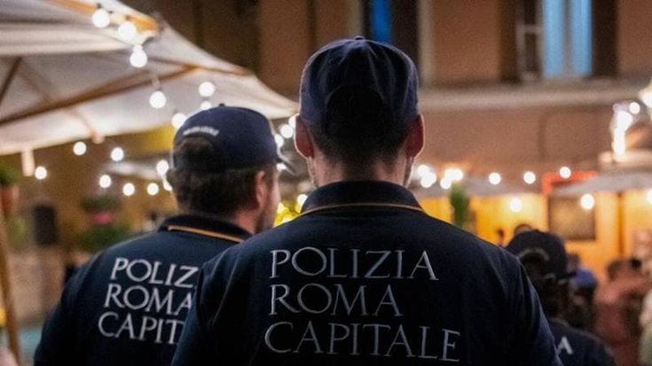Gualtieri lancia il piano notte: bus ogni 30 minuti, 150 tutor e bonus taxi per tornare a casa