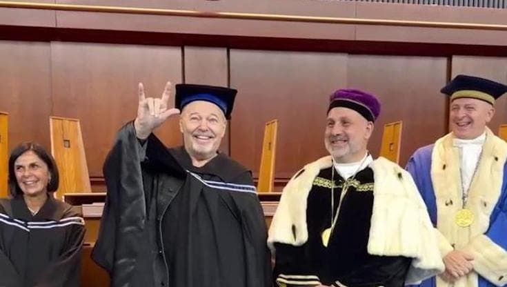 Vasco Rossi, dottore honoris causa a Salerno: "La parola, per me, è importantissima"