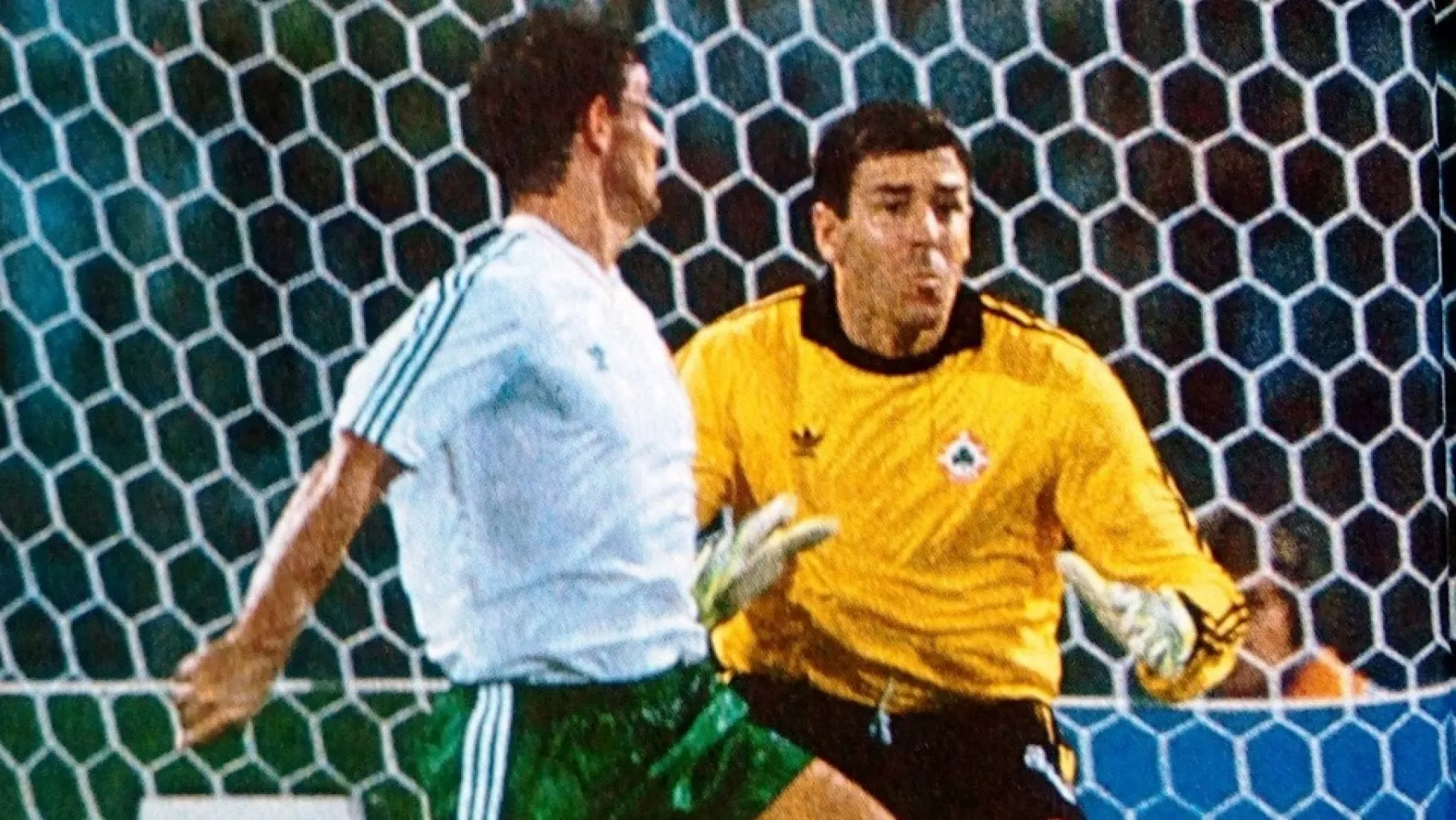 Un Estate Italiana 19 Bonner E Gli U2 Sulla Strada Degli Azzurri Rep E negli occhi tuoi voglia di vincere. un estate italiana 19 bonner e gli u2