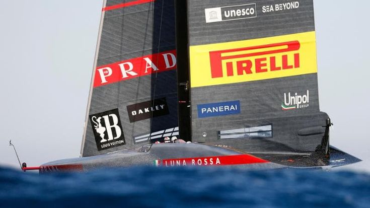 Luna Rossa e Ineos, strategie e velocità di due gioielli del mare