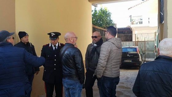 Parete, strage di famiglia: uccide il padre e la madre e poi fugge 