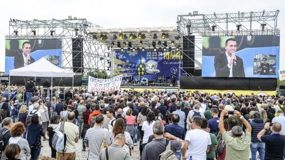 Roberto Fico a Rimini, l'affondo su Di Maio: "Non è il capo del Movimento" 