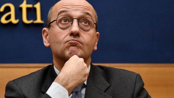 Flat tax, frenata del governo: partirà tra due anni