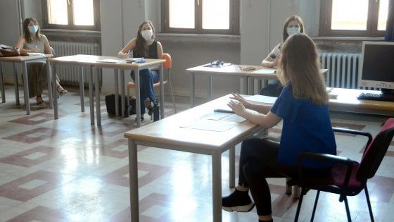La scuola ha bisogno di proposte, la ministra Azzolina le ascolti
