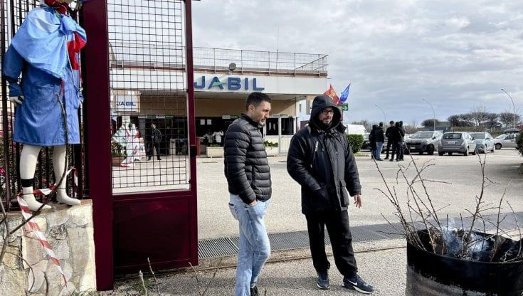Jabil, Mimit: stop di un mese alle procedure di licenziamento