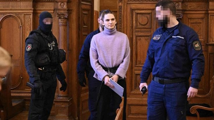 Otto anni a Maja T., ricorrerà in appello. Il portavoce di Orbán: condannata la complice di Salis