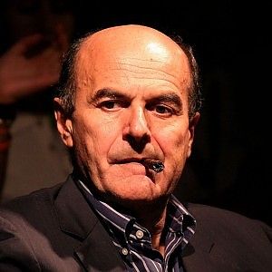 Bersani, dai medici un cauto ottimismo. Renzi: "E' uno tosto, lo aspetto per tornare a litigare"