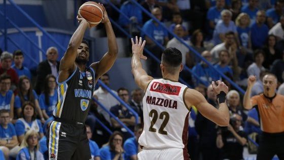 Basket, semifinali playoff: Venezia piazza il colpo, parte in salita la serie per Cremona