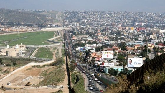 Trump, prove di rielezione. Nel budget da 4,8mila miliardi di dollari, più finanziamenti per muro e confini
