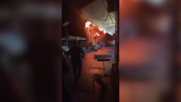 Sochi, urla ed esplosioni sul lungomare: il panico nella città russa