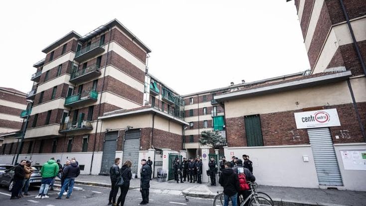 I partiti a caccia di consenso: sulle case popolari scatta il tutti contro tutti