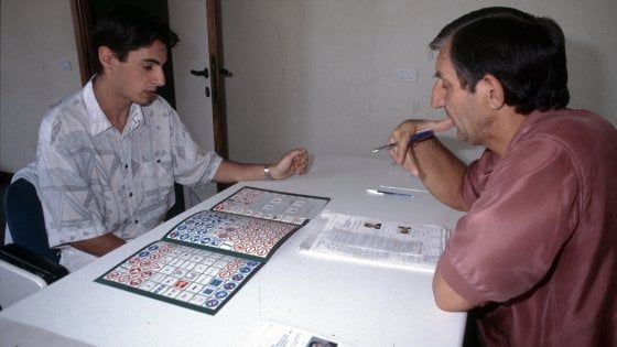 Due mesi in coda per la patente, l'ultimo ingorgo della burocrazia